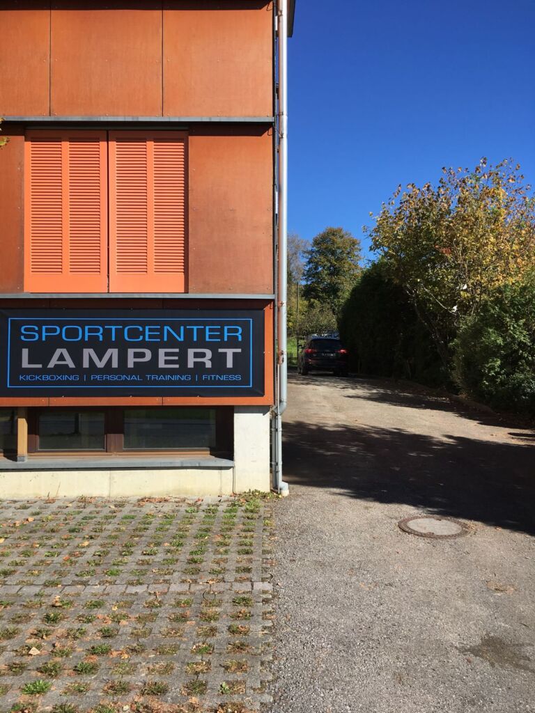 parkpltze-sportcenter-lampert-seitlich